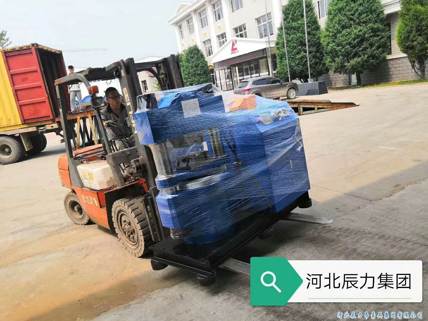 鋼絲繩纏放繩機器，鋼絲繩索具壓制機器，集體裝柜發(fā)貨